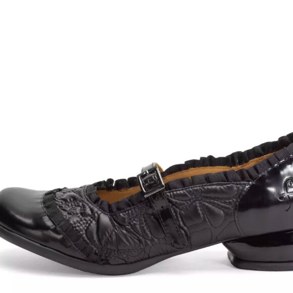 Fluevog Fellowship Sandz Mary Janes shoes with Ruffles - Picture 2 of 4